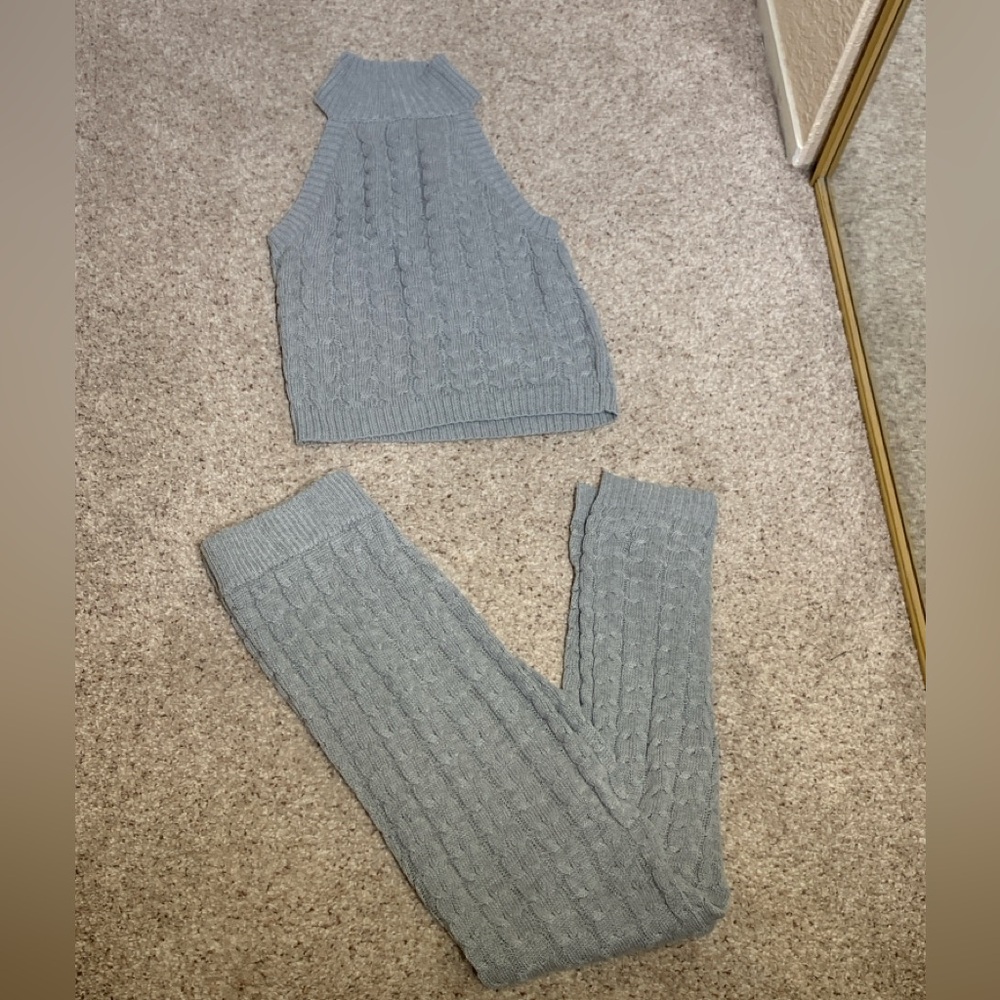 Cable knit halter top sweater set Coord from Fashion Nova.  Size small NWOT